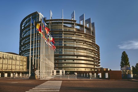 BEQUES SCHUMAN PER FER PRÀCTIQUES EN INSTITUCIONS EUROPEES