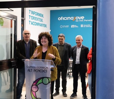 EL CONSELL COMARCAL INAUGURA LA NOVA OFICINA JOVE DE L’ALT PENEDÈS, LA PRIMERA AMB LA NOVA IMATGE CORPORATIVA DE JOVENTUT