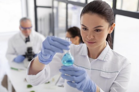 FEINA COM A FARMACÈUTIC/A A FRANÇA