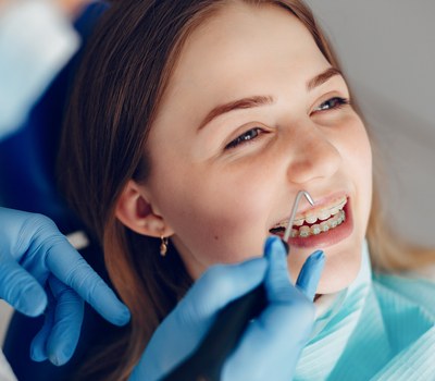 FEINA D'AUXILIAR DE DENTISTA A POLÒNIA
