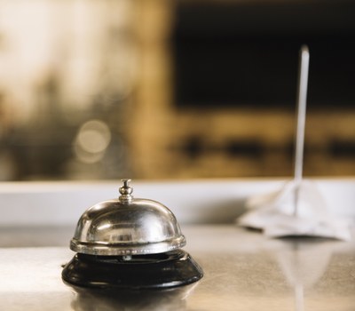 FEINA DE RECEPCIONISTA D'HOTEL A IRLANDA